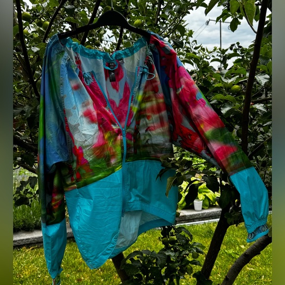 ADIDAS BY STELLA MCCARTNEY Adizero Printed Running Jacket - Sz M - Picture 15 of 15